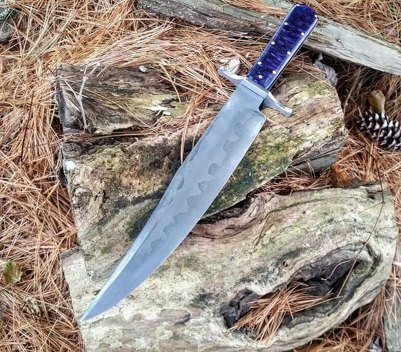 custom hand made bowie knife